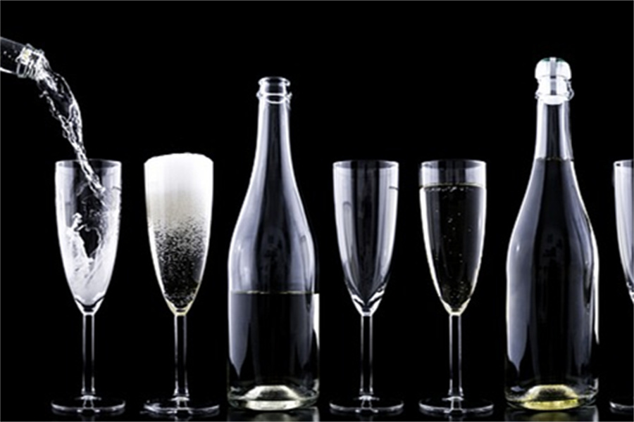 Production personnel shall wear masks to prevent i03uh5